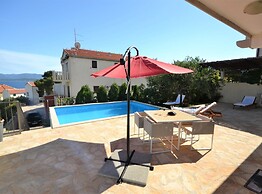 Marvelous Escape Bol Island Villa With Pool