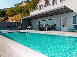 Spectacular Bol Island Sea View Villa With Pool