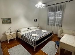 Beachfront Spacious Apartment With Terrace