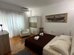 Beachfront Spacious Apartment With Terrace