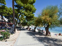 Beachfront Spacious Apartment With Terrace