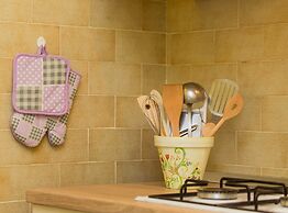 Spacious Kastela Apartment With Balcony and Mountain Views Near the Se