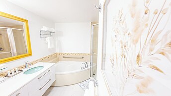 Condado Lagoon Villas