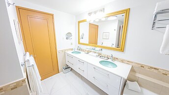 Condado Lagoon Villas