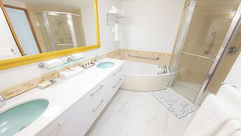 Condado Lagoon Villas