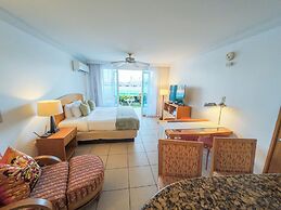Condado Lagoon Villas