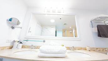 Condado Lagoon Villas