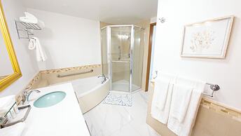 Condado Lagoon Villas