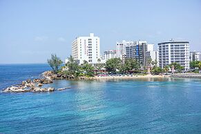 Condado Lagoon Villas