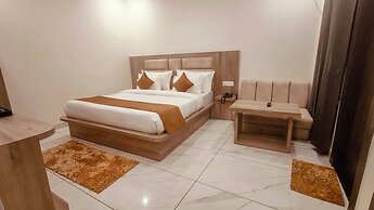 Hotel The Katra Avenue