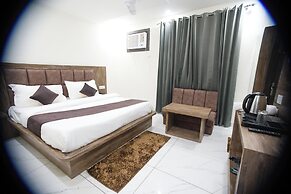 Hotel The Katra Avenue