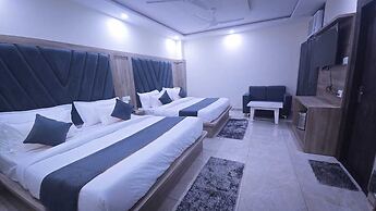 Hotel The Katra Avenue