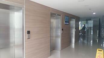 OYO 91338 Apartment Bekasi Town Square