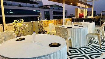 Hotel Aranyasutra Inaya - Indore