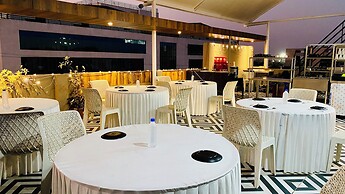 Hotel Aranyasutra Inaya - Indore