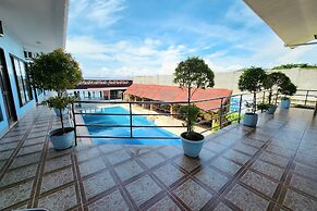 Hidden Valley Beach Resort