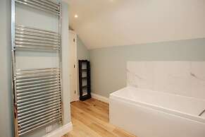 Old Town Cottage - From 350 Per Night