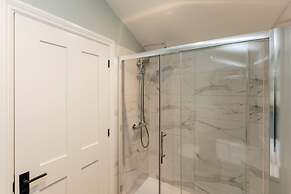 Old Town Cottage - From 350 Per Night