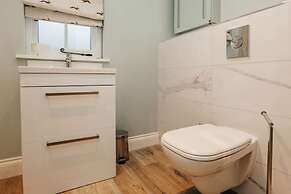 Old Town Cottage - From 350 Per Night