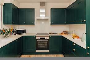 Old Town Cottage - From 350 Per Night