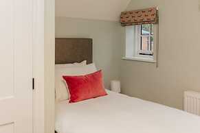 Old Town Cottage - From 350 Per Night