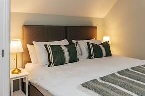 Old Town Cottage - From 350 Per Night