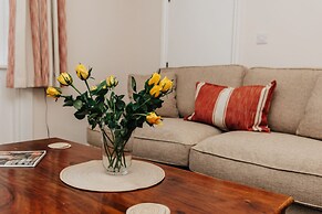 Old Town Cottage - From 350 Per Night