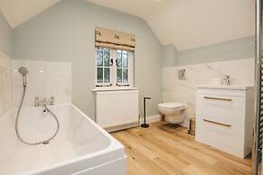 Old Town Cottage - From 350 Per Night