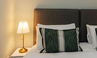 Old Town Cottage - From 350 Per Night