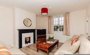 Old Town Cottage - From 350 Per Night