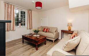 Old Town Cottage - From 350 Per Night