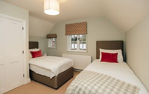 Old Town Cottage - From 350 Per Night