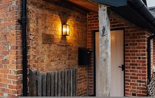 Old Town Cottage - From 350 Per Night