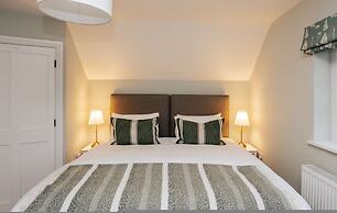 Old Town Cottage - From 350 Per Night