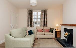 Old Town Cottage - From 350 Per Night