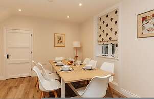 Old Town Cottage - From 350 Per Night