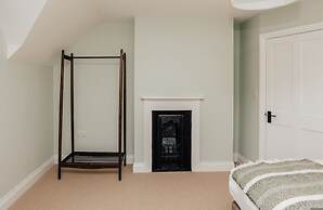 Old Town Cottage - From 350 Per Night