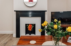 Old Town Cottage - From 350 Per Night