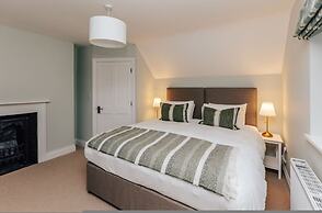 Old Town Cottage - From 350 Per Night