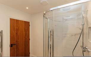 Cart Shed 1 - From 165 Per Night