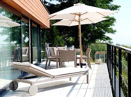 Le Grand Chalet et Spa Private Hotel