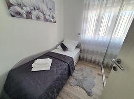 Kastel Novi Elegant and Stylish Apartment With Terrace and Patio