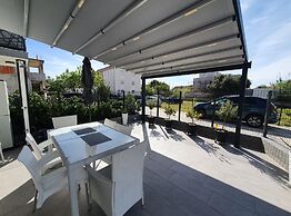 Kastel Novi Elegant and Stylish Apartment With Terrace and Patio