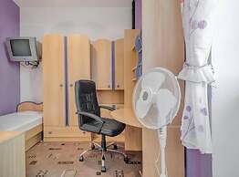 Charming Retreat Holiday Home Mravince With Pool