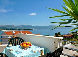 Beachfront Mastrinka Apartments With Sea View