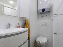 Kastel Stari Sunny Downtown Apartment With Terrace