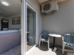 Kastel Stari Sunny Downtown Apartment With Terrace