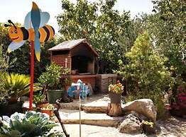 Bright and Spacious Apartment With Terrace in Kastel Stafilic