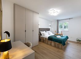 Luxurious and Spacious Apartment With Hot Tub