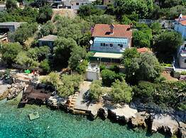 Holiday Home by the Sea With Terrace & Ocean Views on Čiovo